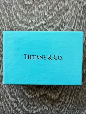 Tiffany & Co. Box (BB374)